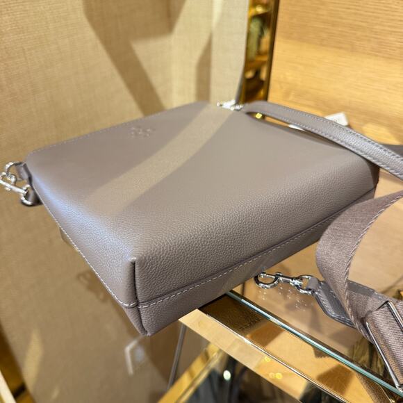 Last 2 ‼️Tory Burch 170475 Thea Swingpack Crossbody Wild Mushroom $450 - Picture 14 of 16